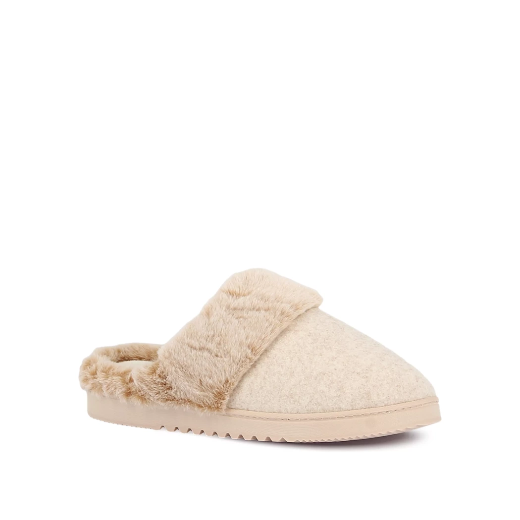 Image (1) de la chaussures Isotoner - Pantoufles et Chaussons Beige en Textile