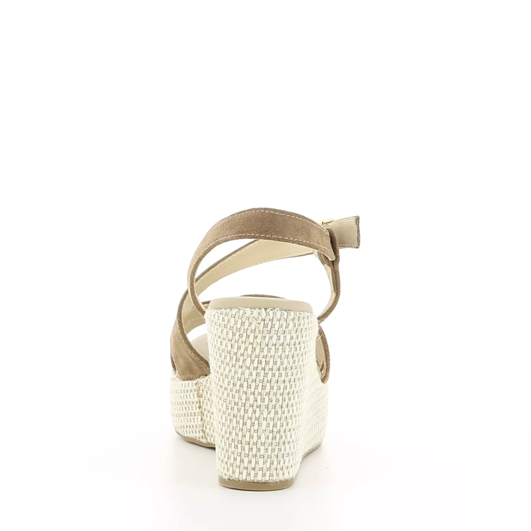 Image (3) de la chaussures Nero Giardini - Sandales et Nu-Pieds Marron en Cuir nubuck