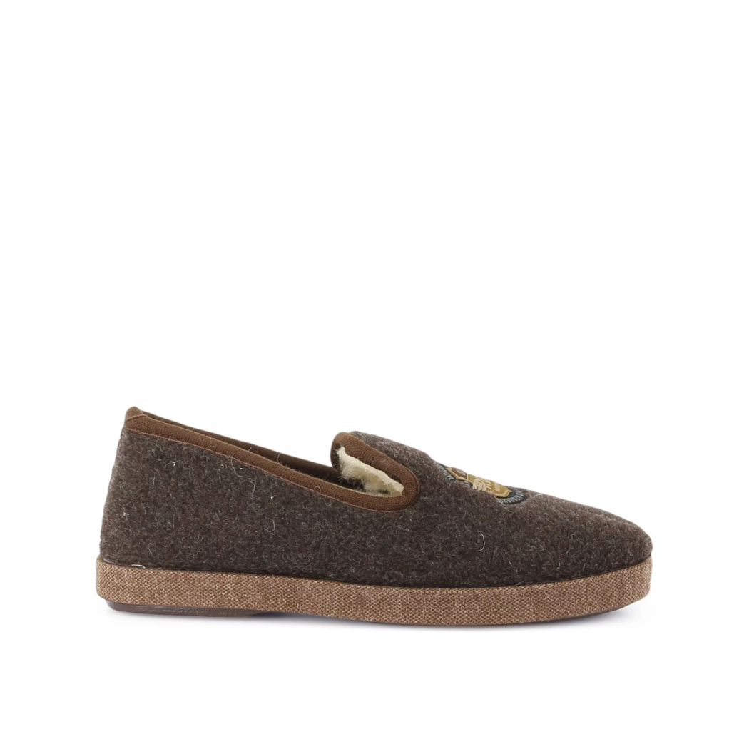 Image (2) de la chaussures Alter Native - Pantoufles et Chaussons Marron en Textile