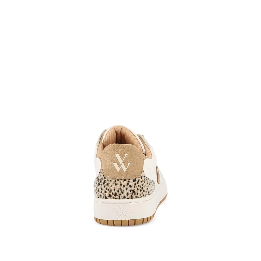 Image (3) de la chaussures Vanessa Wu - Baskets Blanc en Cuir synthétique