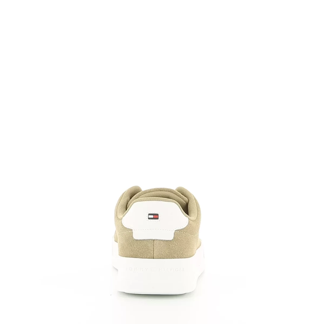 Image (3) de la chaussures Tommy Hilfiger - Baskets Taupe en Cuir nubuck