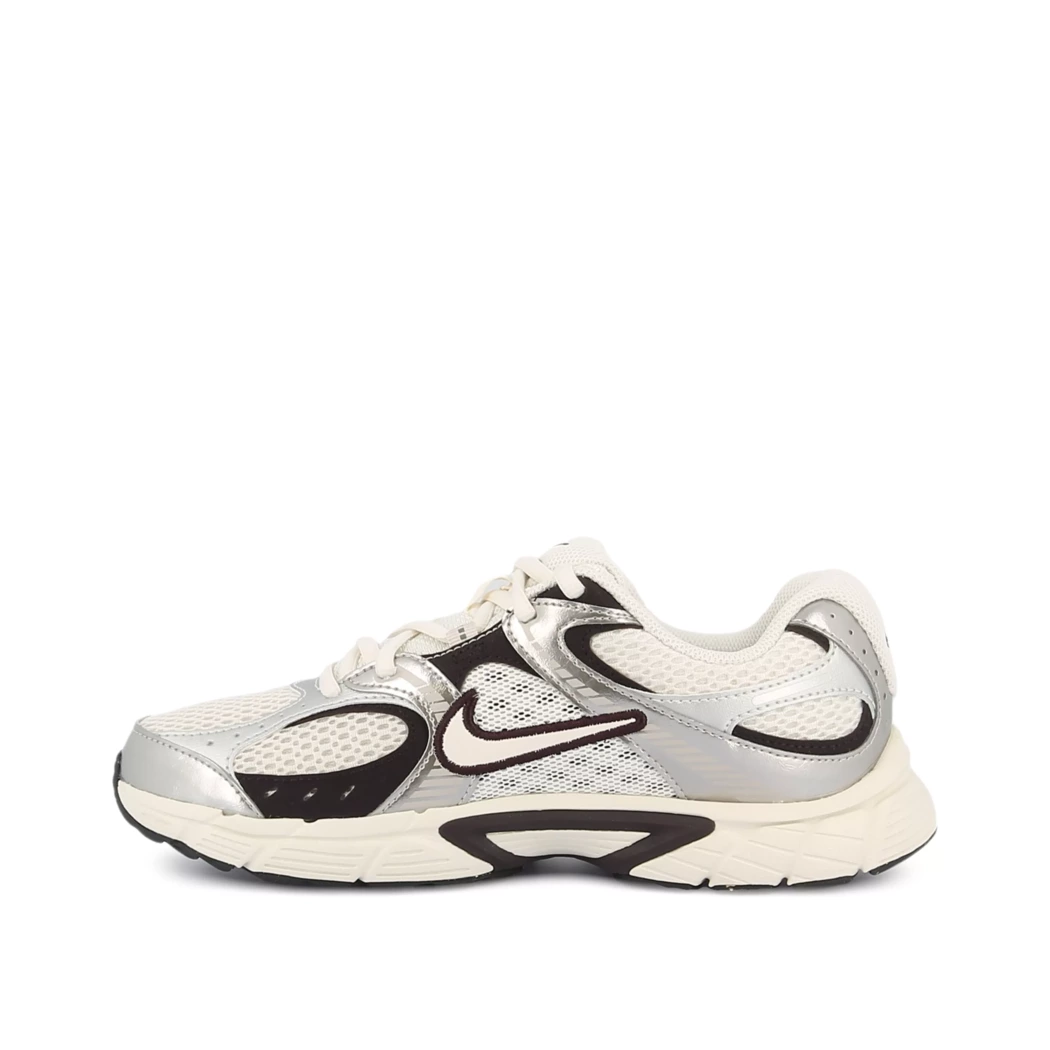 Image (4) de la chaussures Nike - Baskets Beige en Multi-Matières