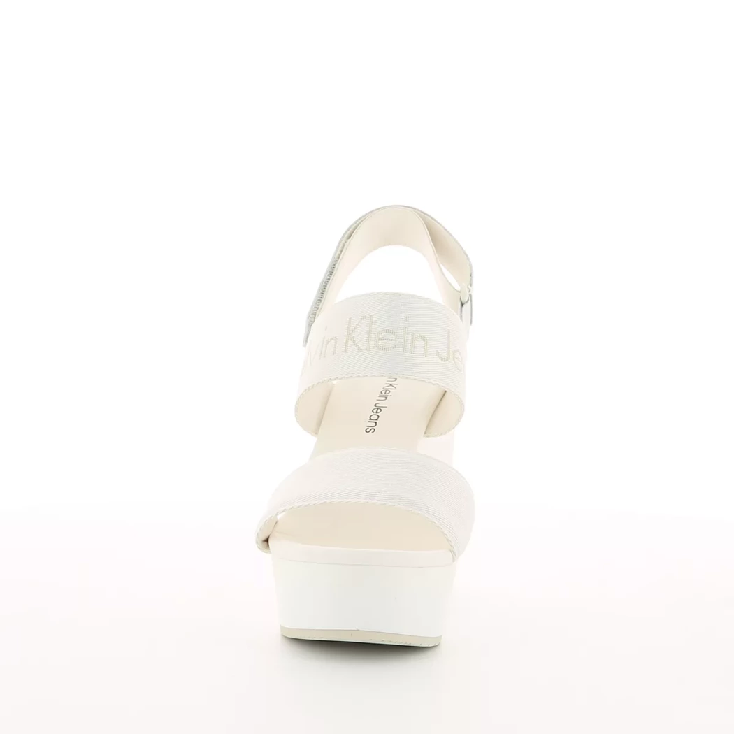 Image (5) de la chaussures Calvin Klein - Sandales et Nu-Pieds Blanc en Textile